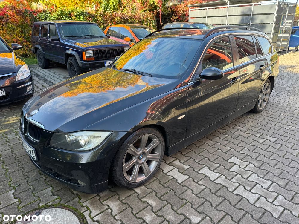 BMW Seria 3 325i Touring - 2