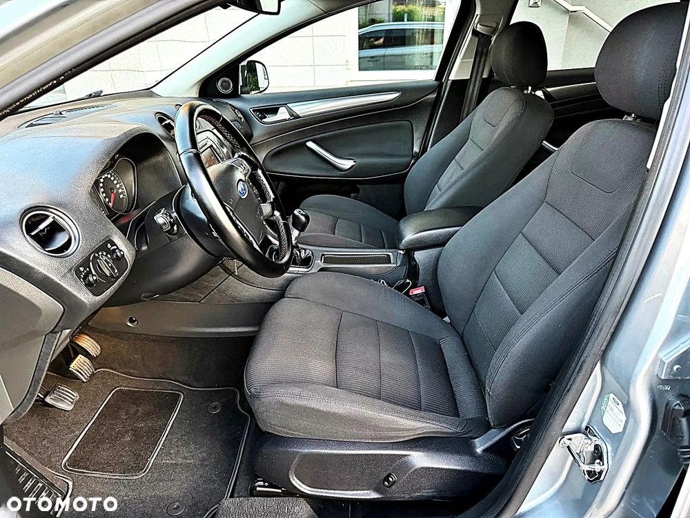 Ford Mondeo 2.0 TDCi Titanium - 18