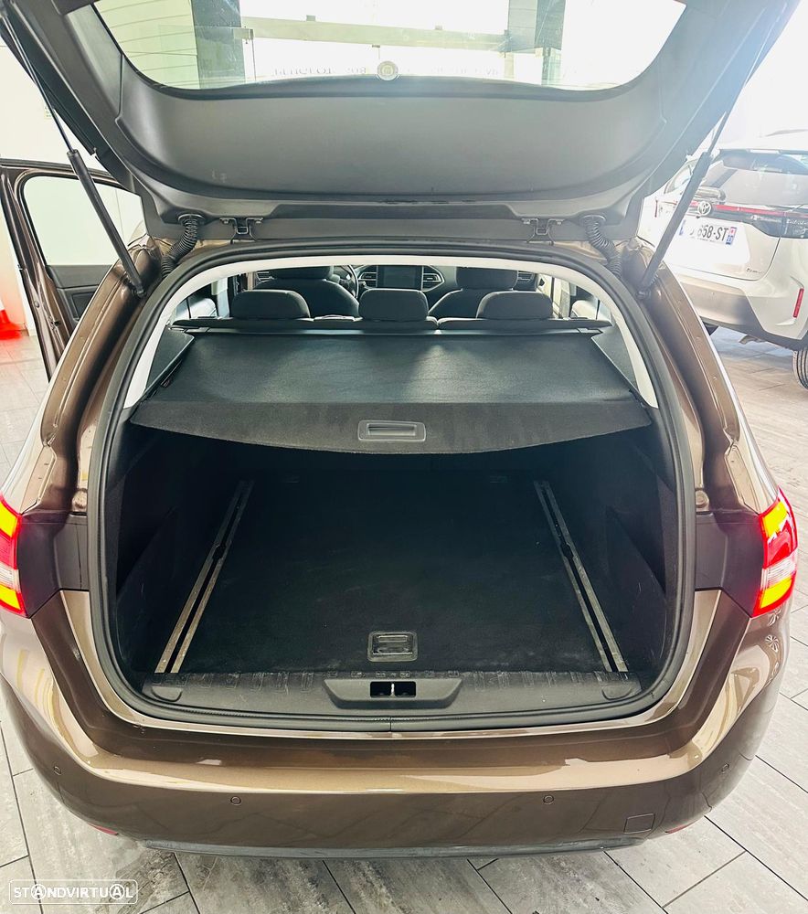 Peugeot 308 SW - 7