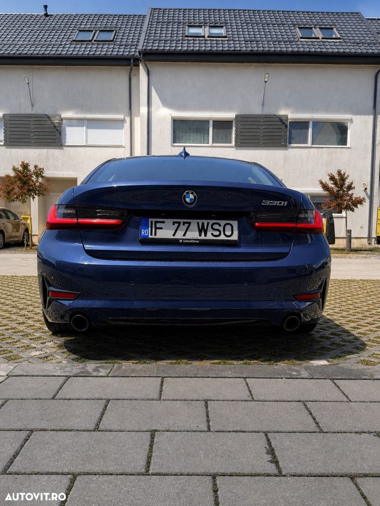BMW Seria 3 330i AT - 4