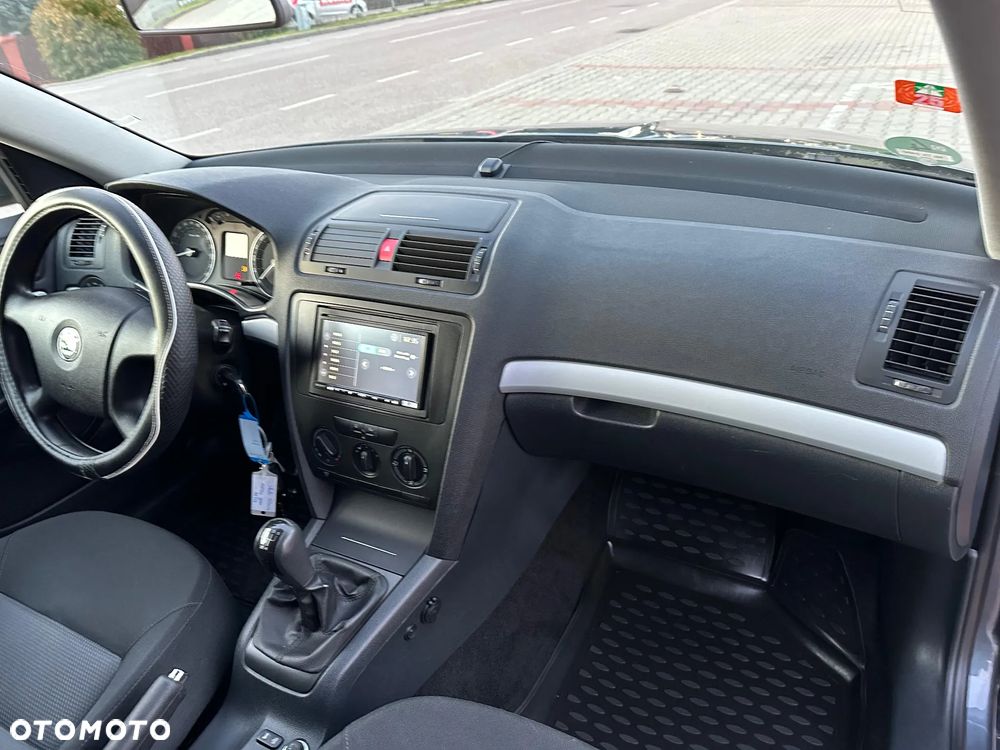 Skoda Octavia 1.6 Ambition - 6