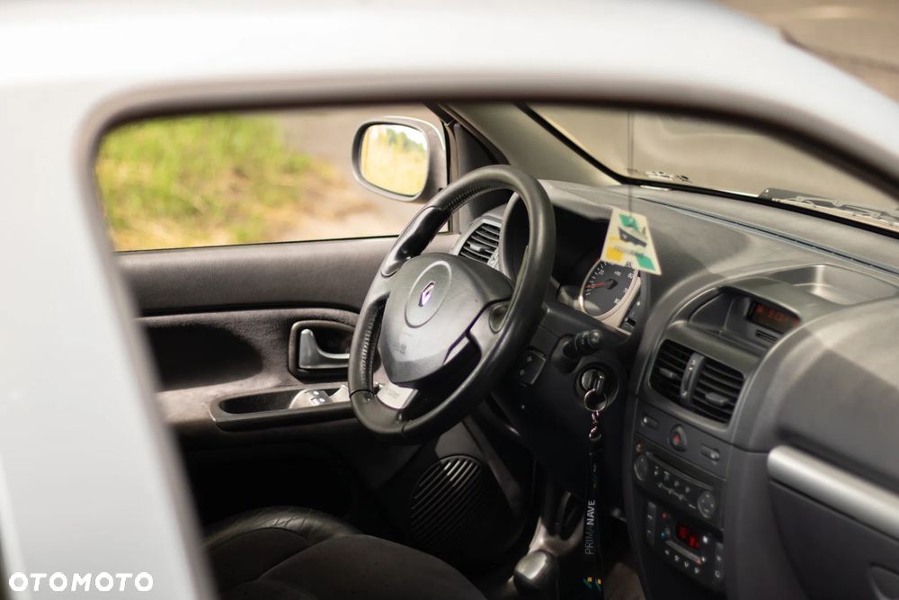 Renault Clio - 7