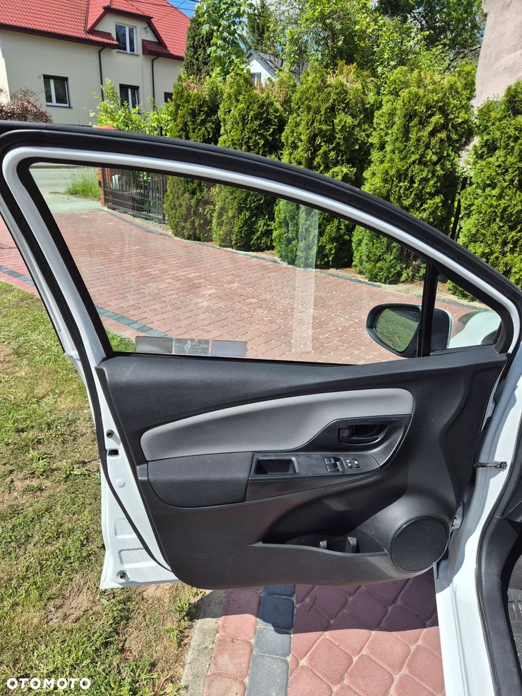 Toyota Yaris 1.4 D-4D Active EU6 - 12