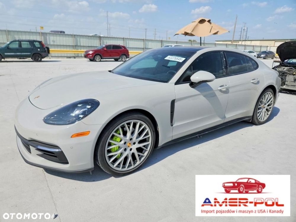 Porsche Panamera - 1