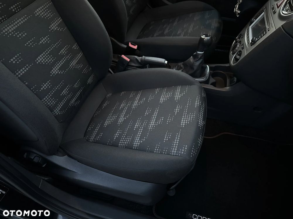 Opel Corsa 1.4 16V Active - 8