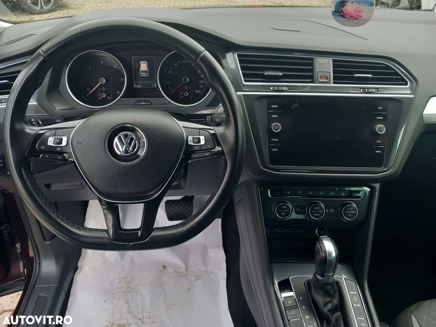 Volkswagen Tiguan - 11