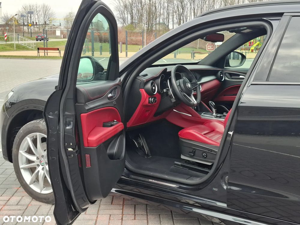 Alfa Romeo Stelvio - 4