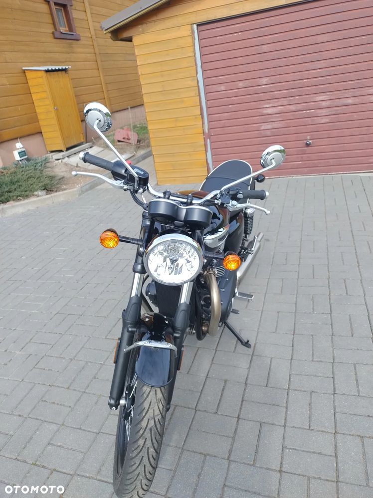 Triumph Bonneville - 11