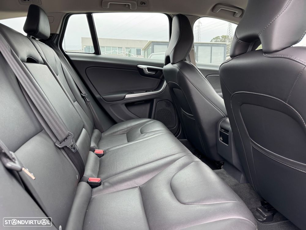 Volvo V60 D6 Twin Engine Geartronic Summum - 9