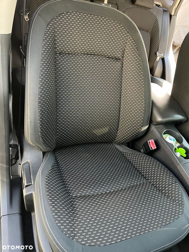 Nissan Qashqai 2.0 dCi DPF acenta - 11