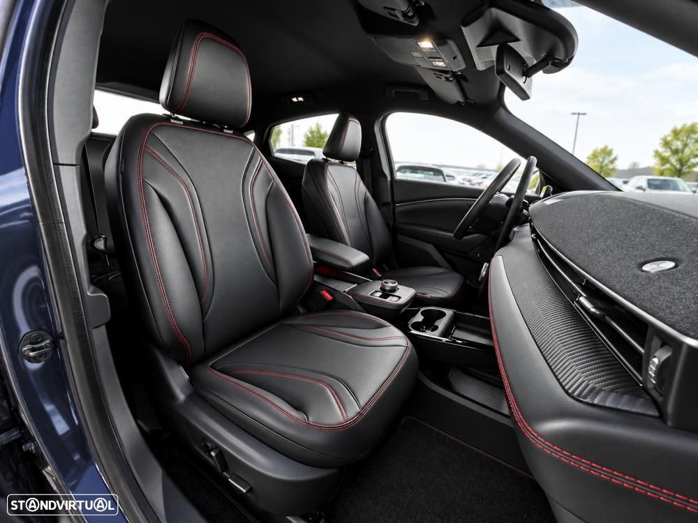 Ford Mustang Mach-E 75.7 kWh Premium AWD - 4