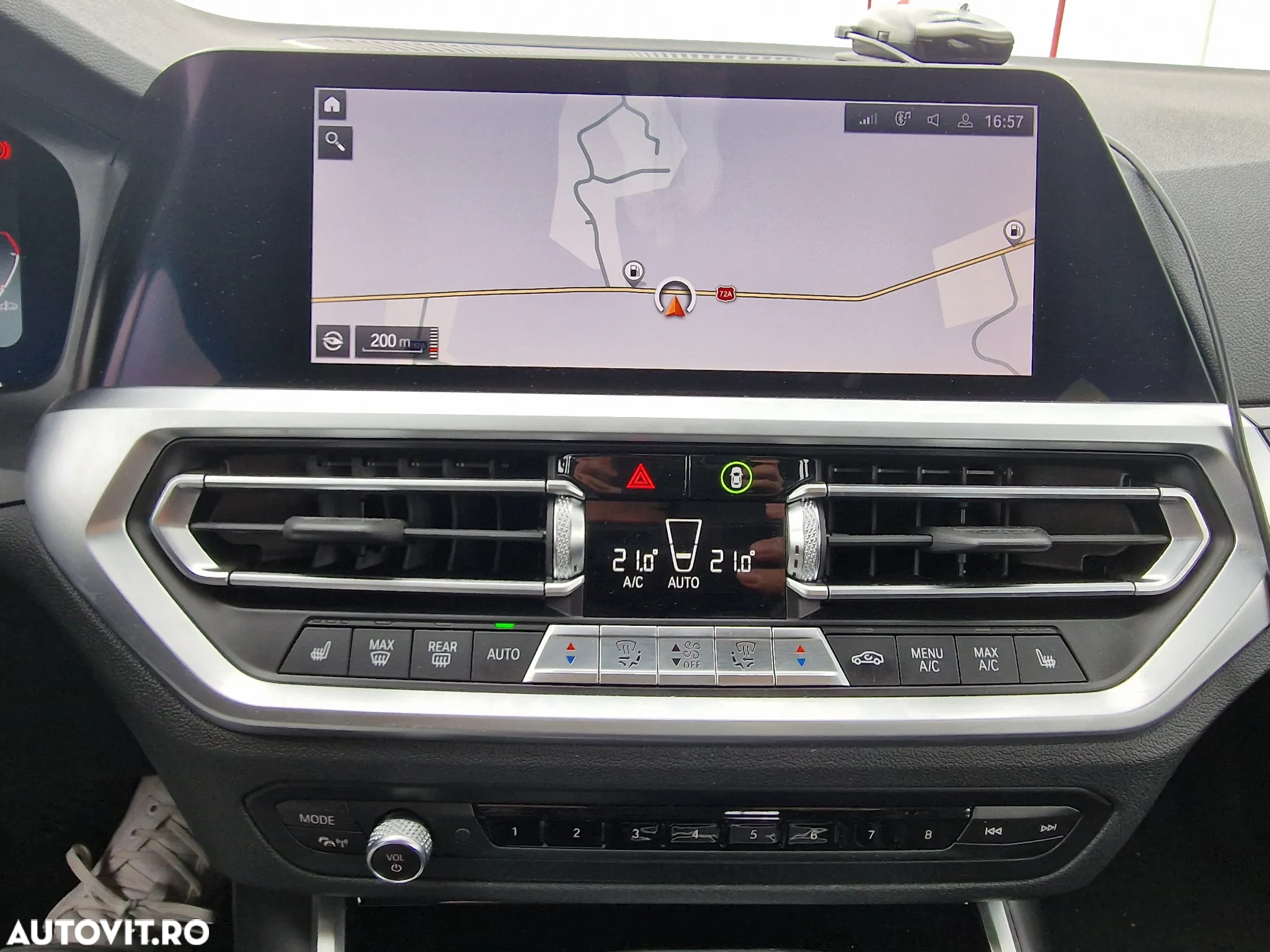 BMW Seria 3 330i AT Sport Line - 24