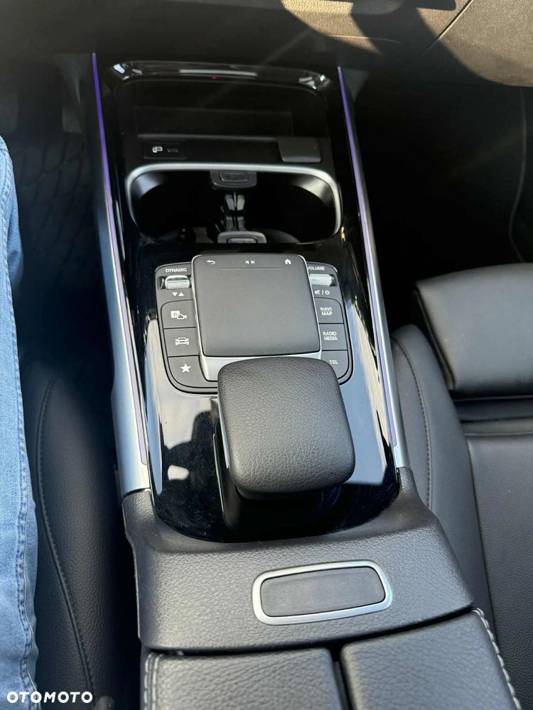 Mercedes-Benz GLB 250 4Matic 8G-DCT EDITION 2022 - 18