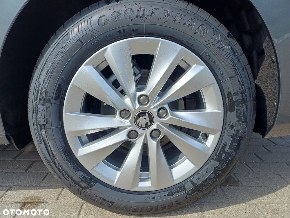 Skoda Octavia 2.0 TDI Drive Essence DSG - 11