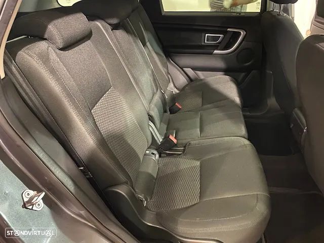 Land Rover Discovery Sport 2.0 TD4 HSE Auto - 9