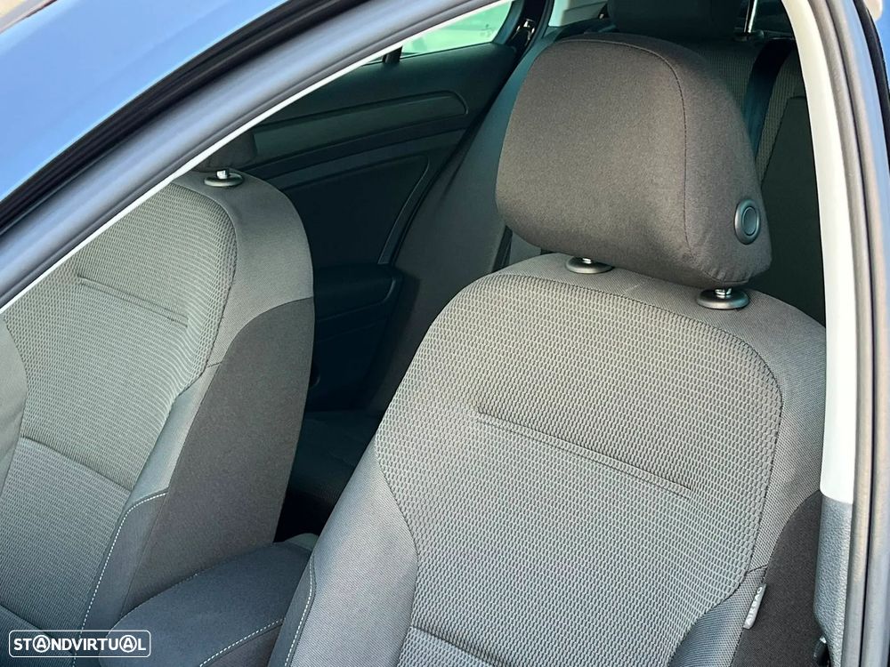 VW Golf 1.6 TDI R-Line - 12