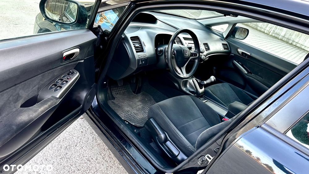 Honda Civic 1.8 Executive - 10