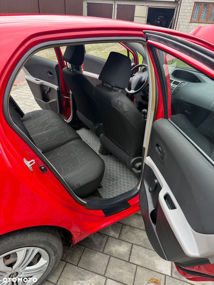 Toyota Yaris - 17