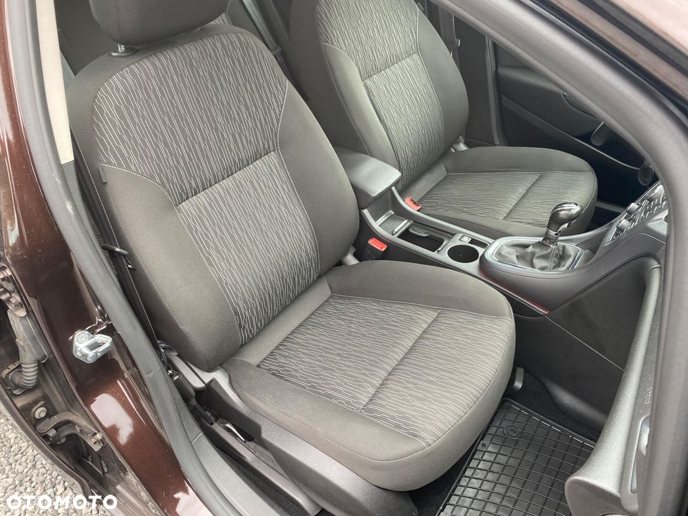 Opel Astra 1.4 Turbo Design Edition - 28