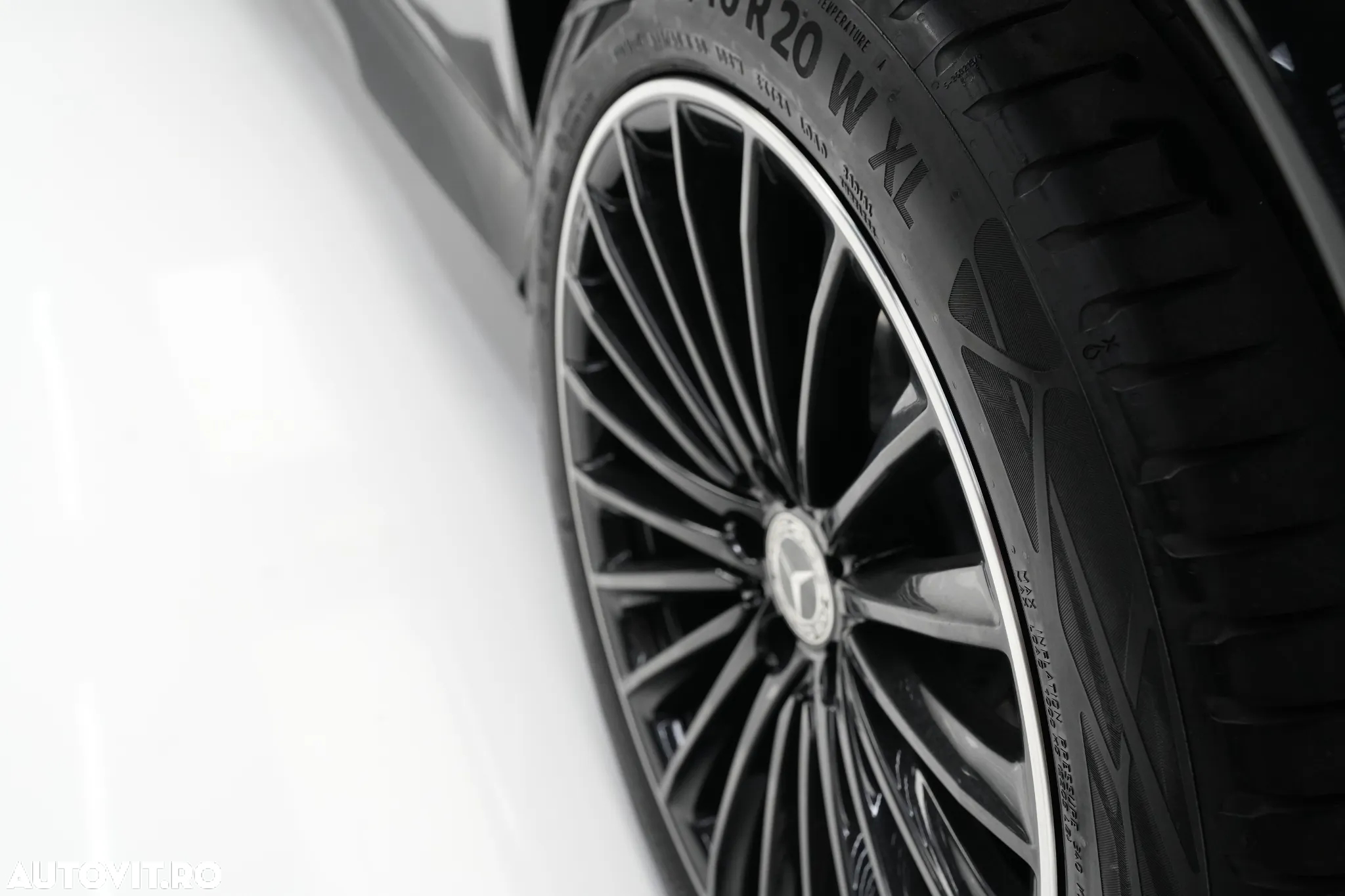 Mercedes-Benz GLC 300 d 4Matic 9G-TRONIC AMG Line Advanced - 26