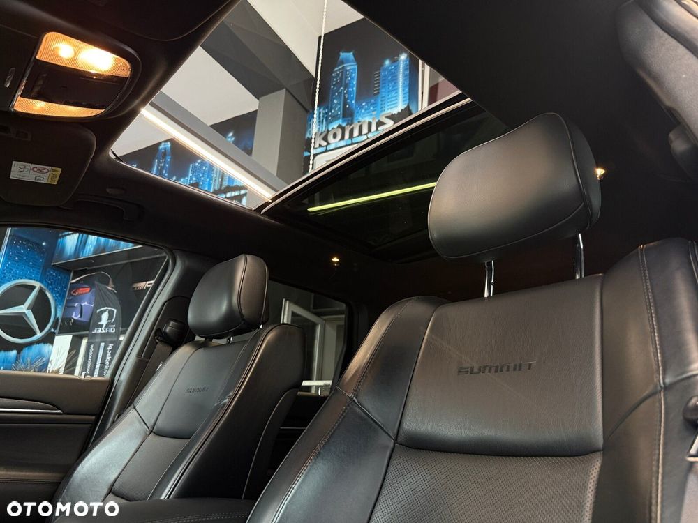 Jeep Grand Cherokee - 28