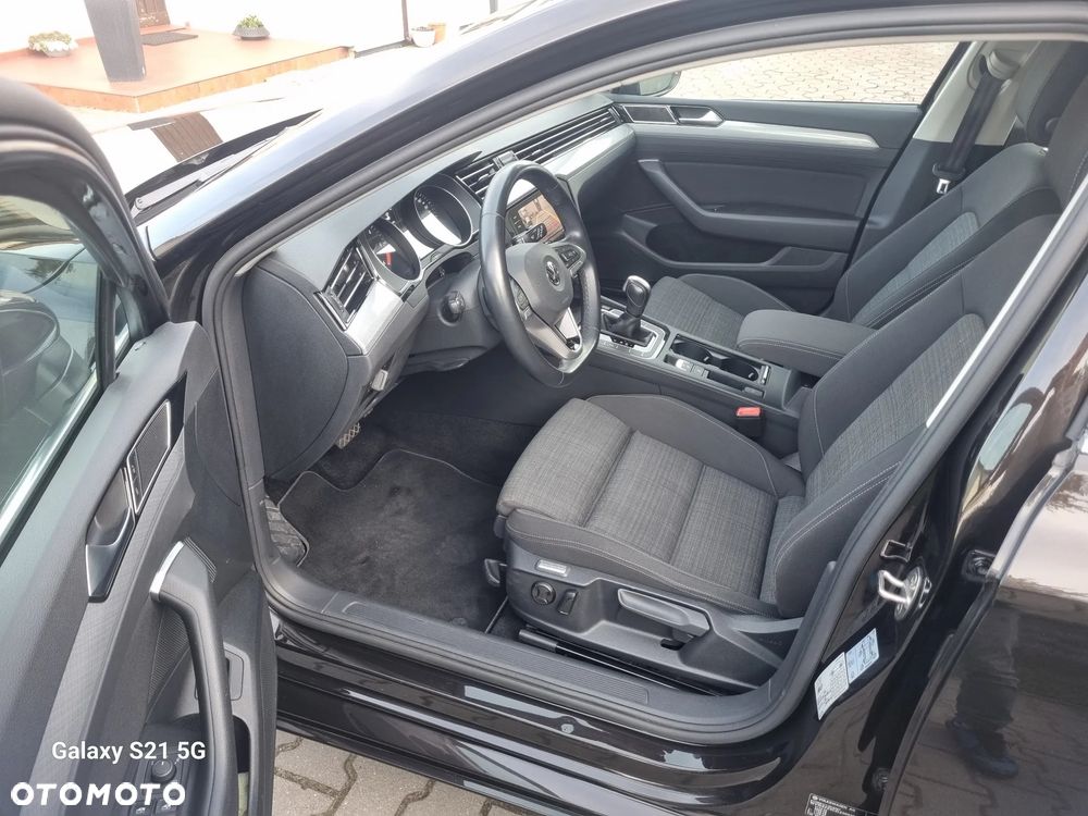 Volkswagen Passat - 4
