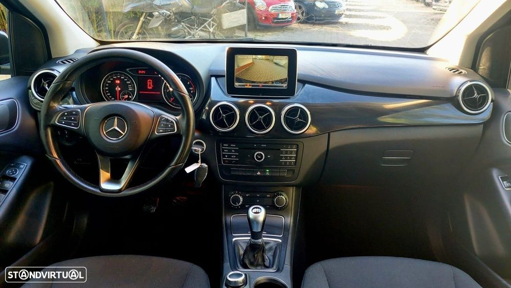 Mercedes-Benz B 180 d Urban - 14