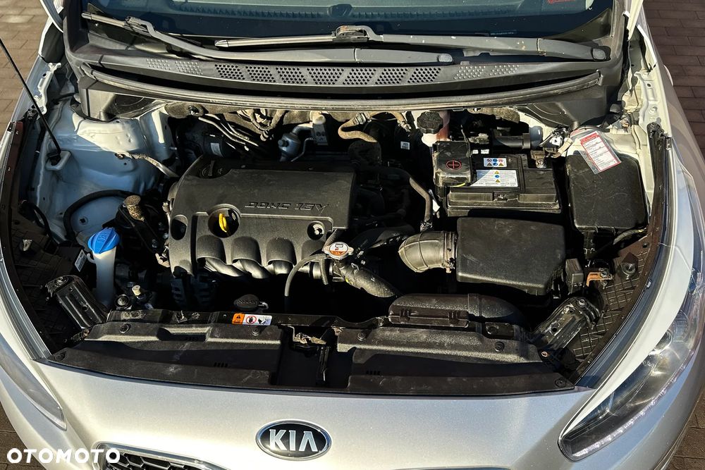 Kia Ceed - 38
