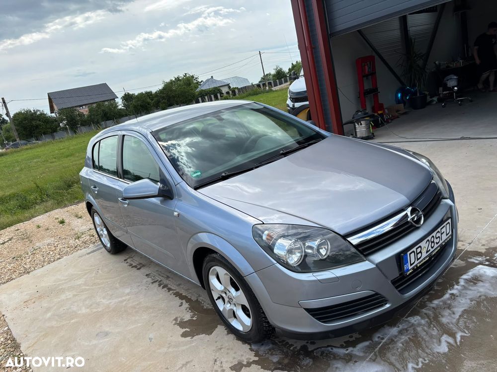 Opel Astra 1.6i Sport - 1