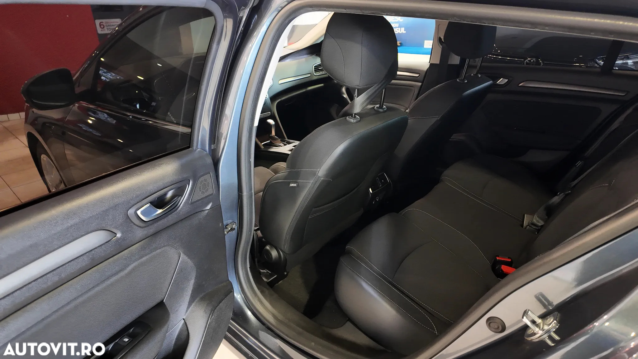 Renault Megane E-TECH Plug-in 160 BUSINESS EDITION - 34