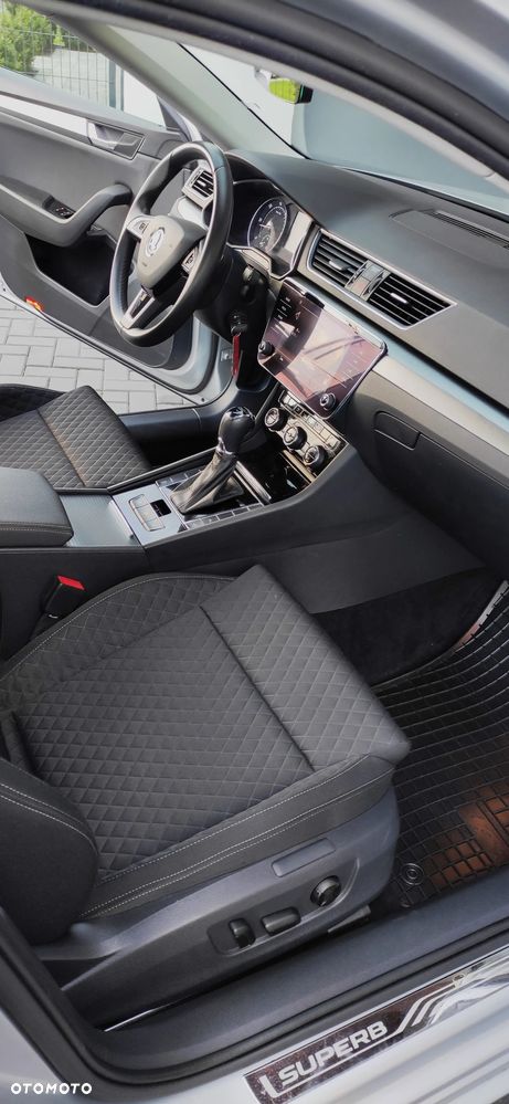 Skoda Superb 2.0 TDI DSG Ambition - 14