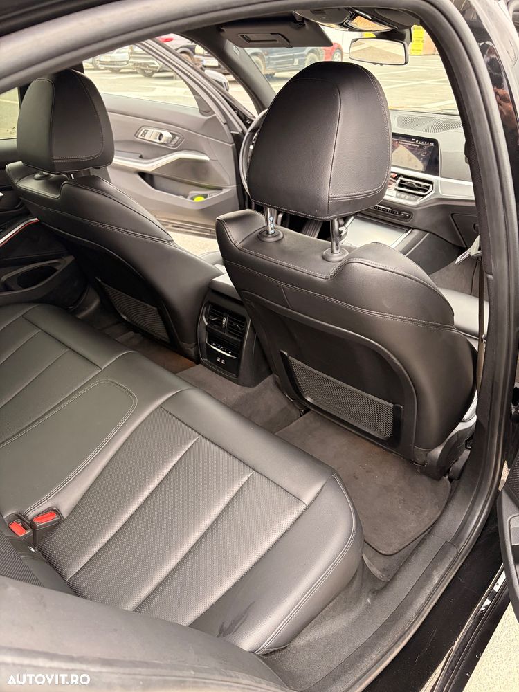 BMW Seria 3 320d xDrive AT Luxury Line - 12