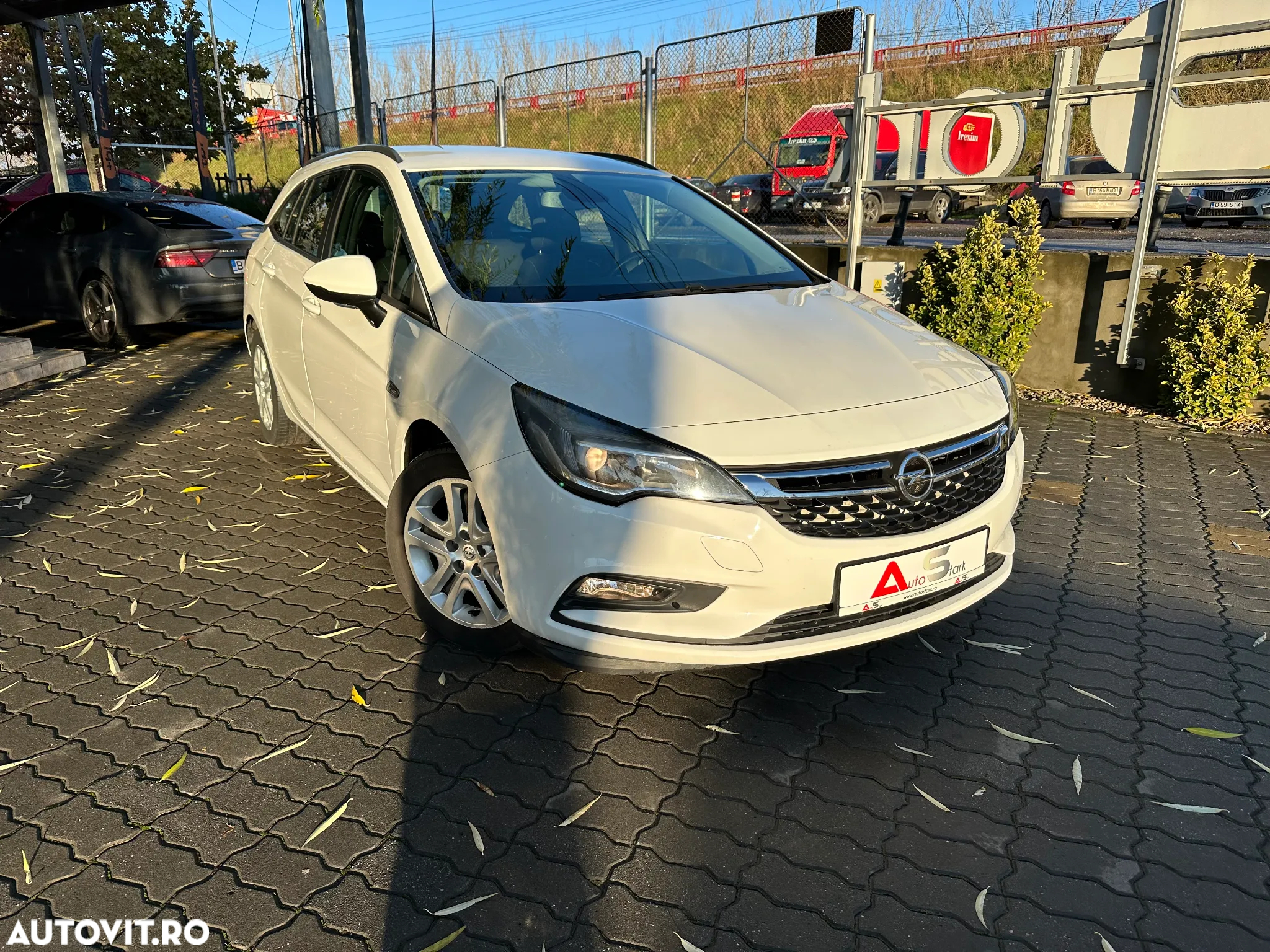 Opel Astra 1.6 D (CDTI) Start/Stop Sports Tourer Business - 3