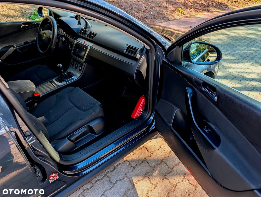 Volkswagen Passat 1.9 TDI Comfortline - 11