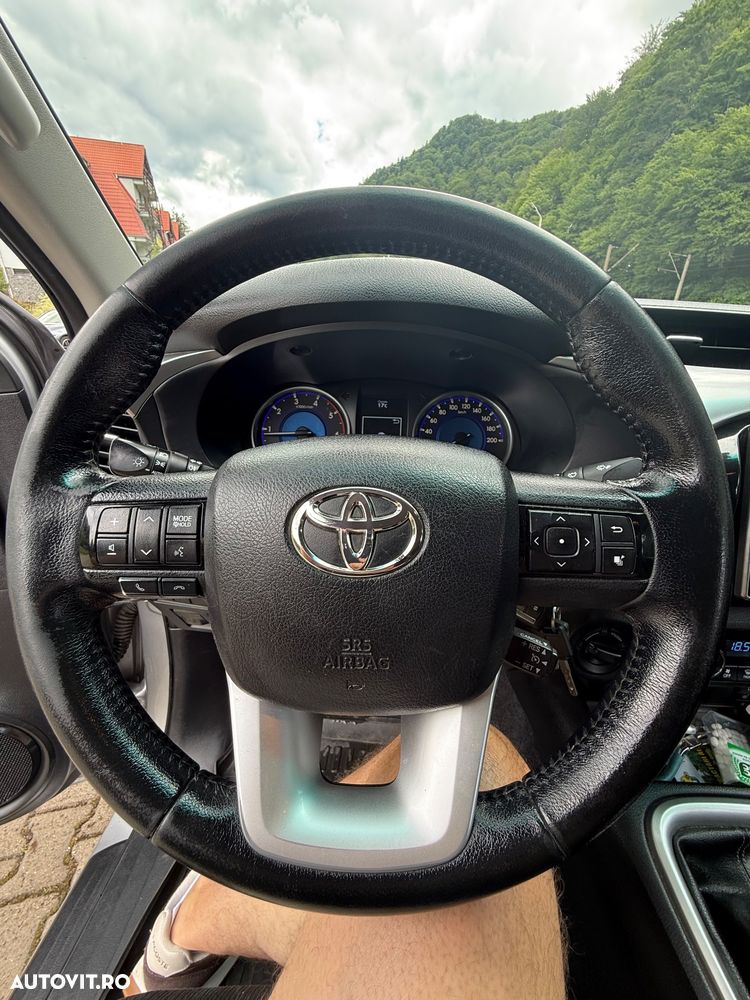 Toyota Hilux 4x4 Double Cab Executive - 13