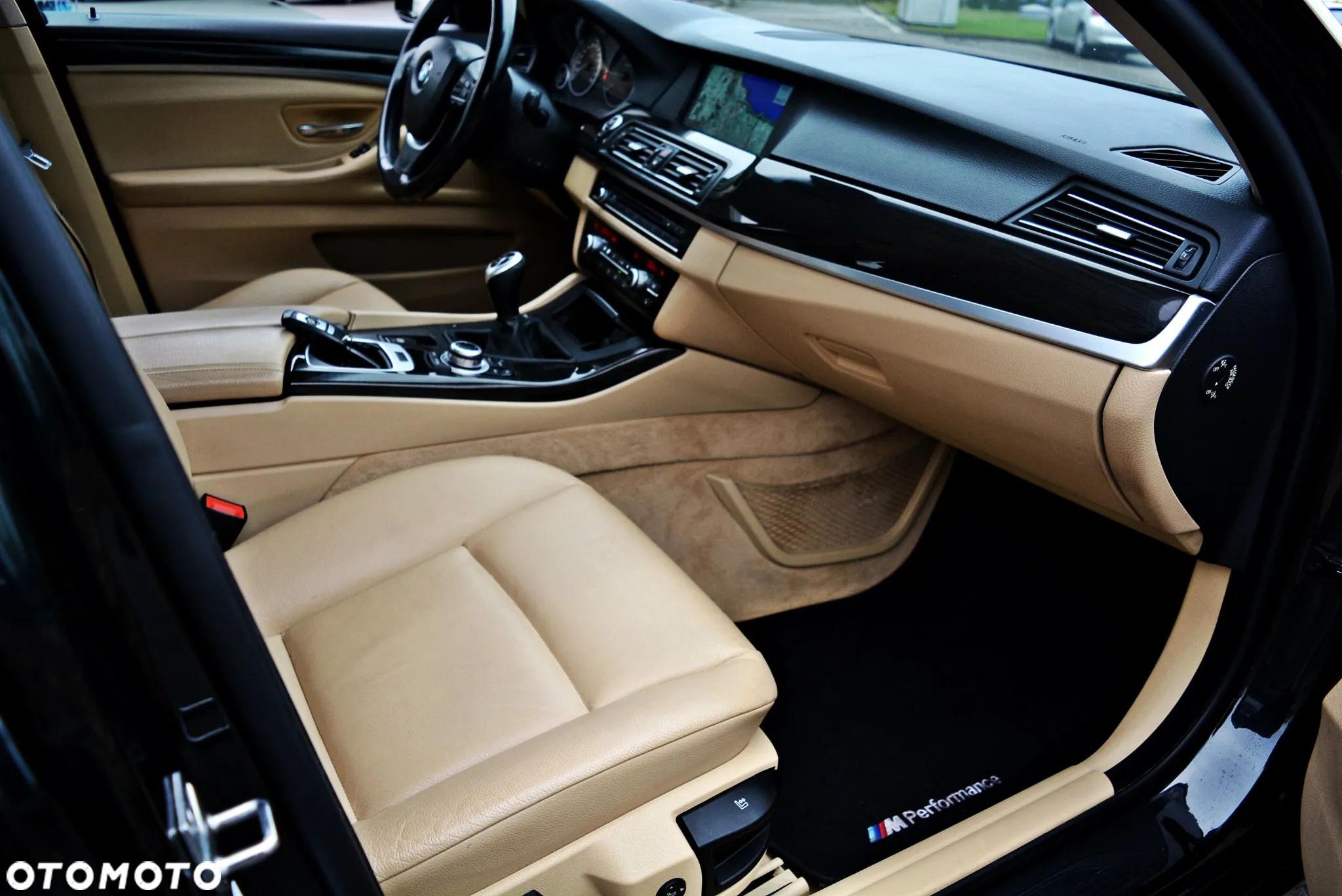 BMW Seria 5 520d Touring - 10