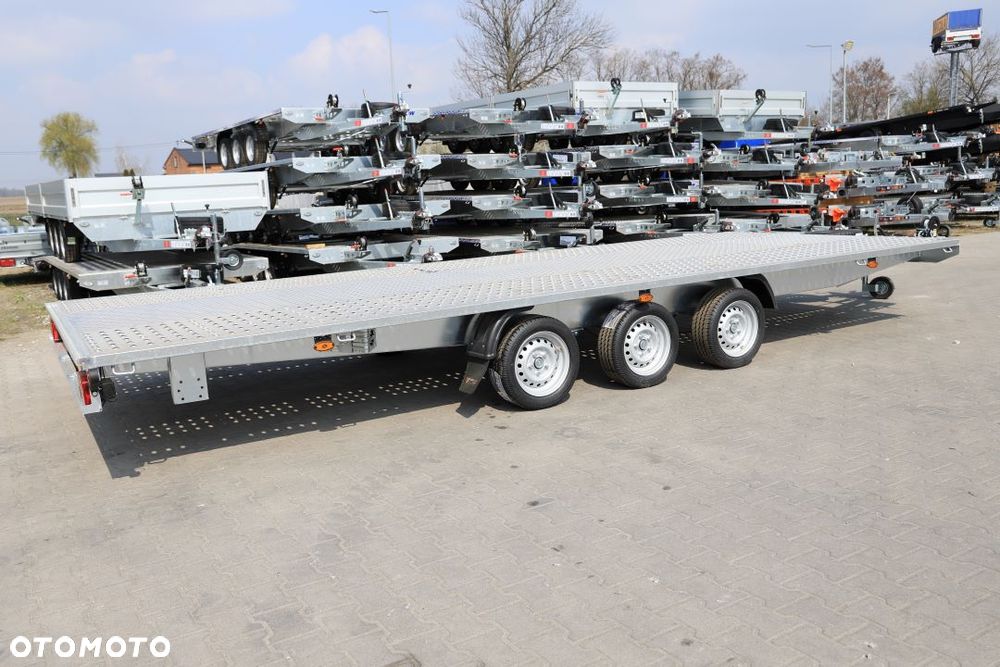 Niewiadów Mars 6 x 2.4 wypełnienie alu ryfel 3 osie koła 195R13C DMC 3500 kg - 3