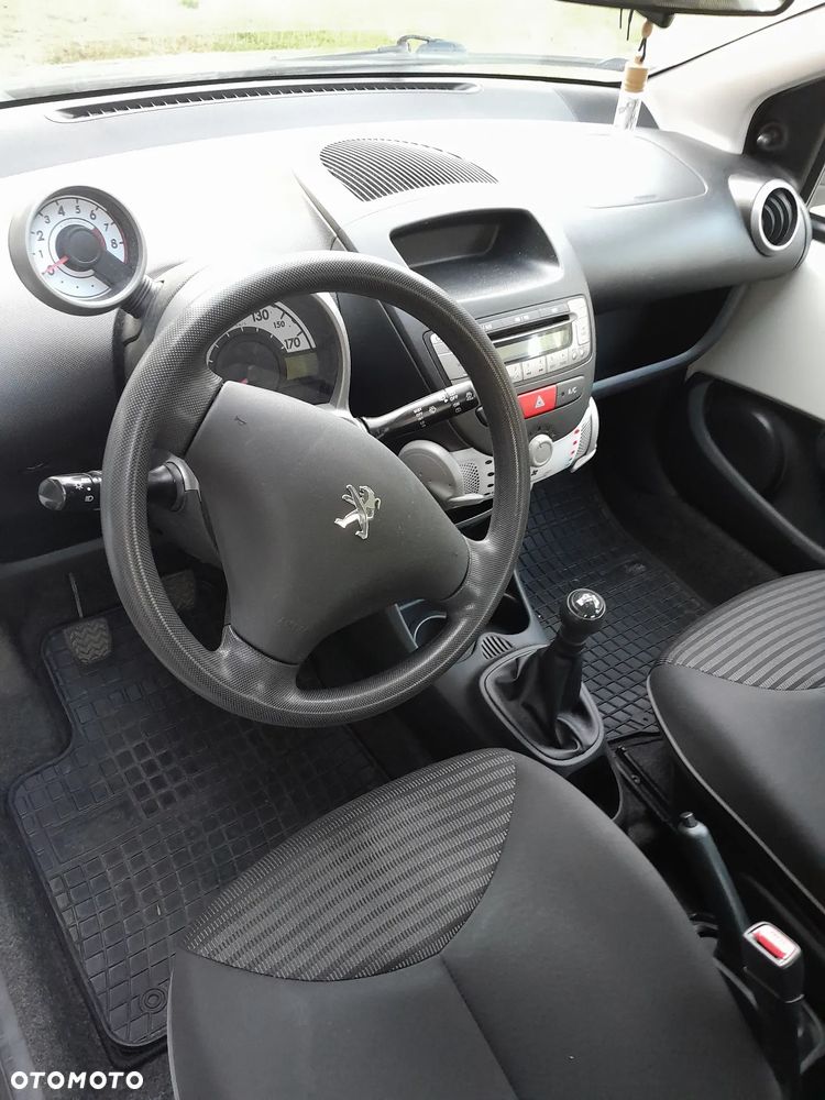 Peugeot 107 - 10