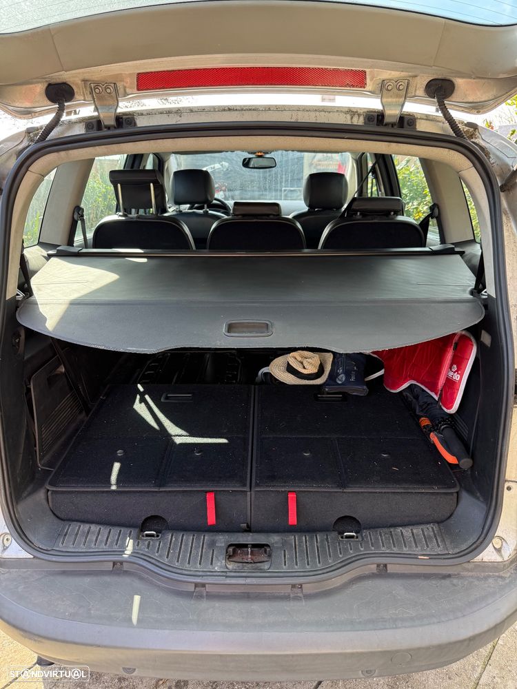 Ford S-Max 2.0 TDCi Titanium 7L - 18