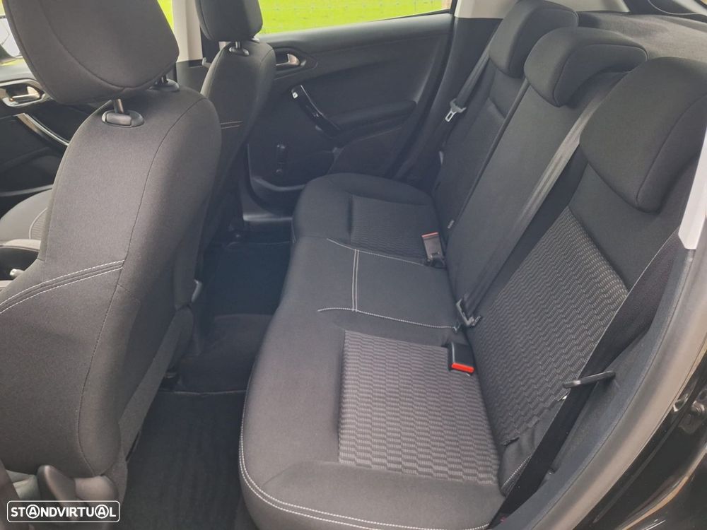 Peugeot 208 1.4 HDi Active - 9
