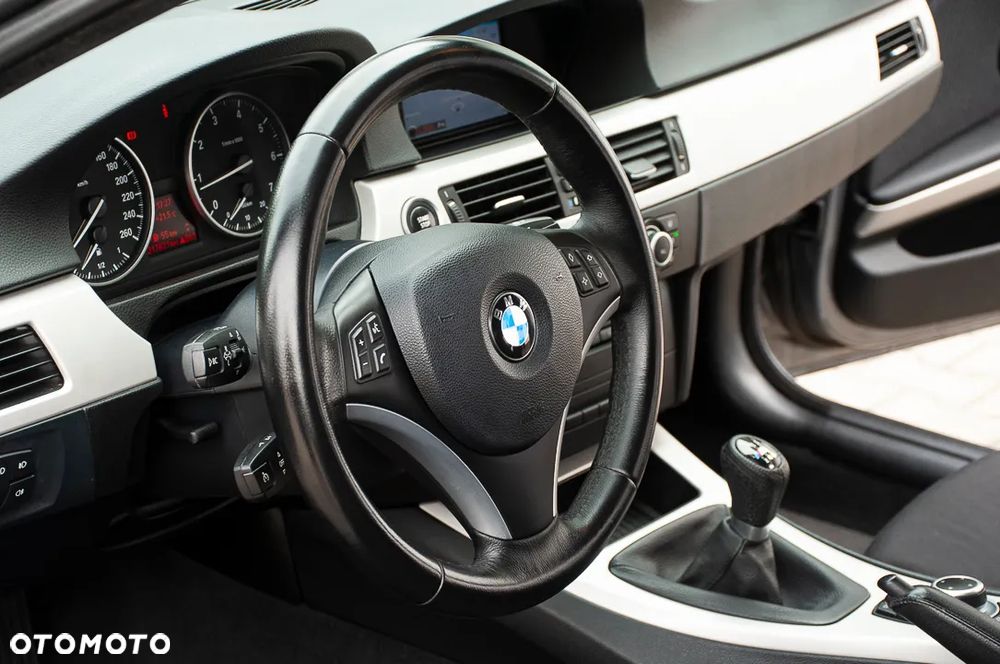 BMW Seria 3 - 26