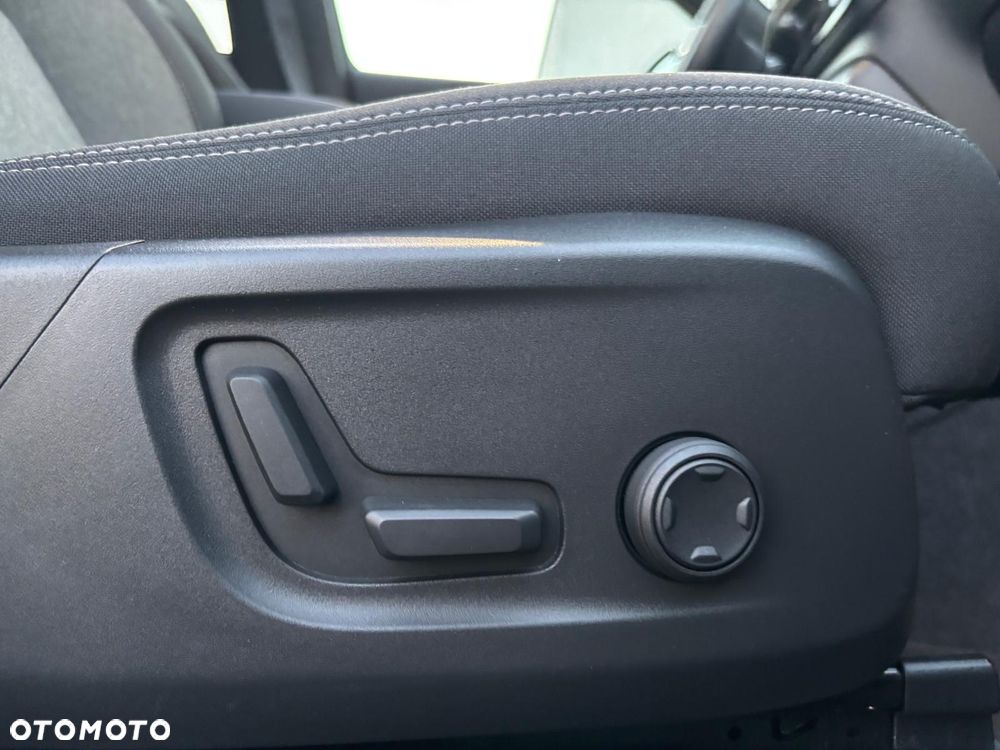 Volvo XC 40 B4 Ultra Black Edition - 20