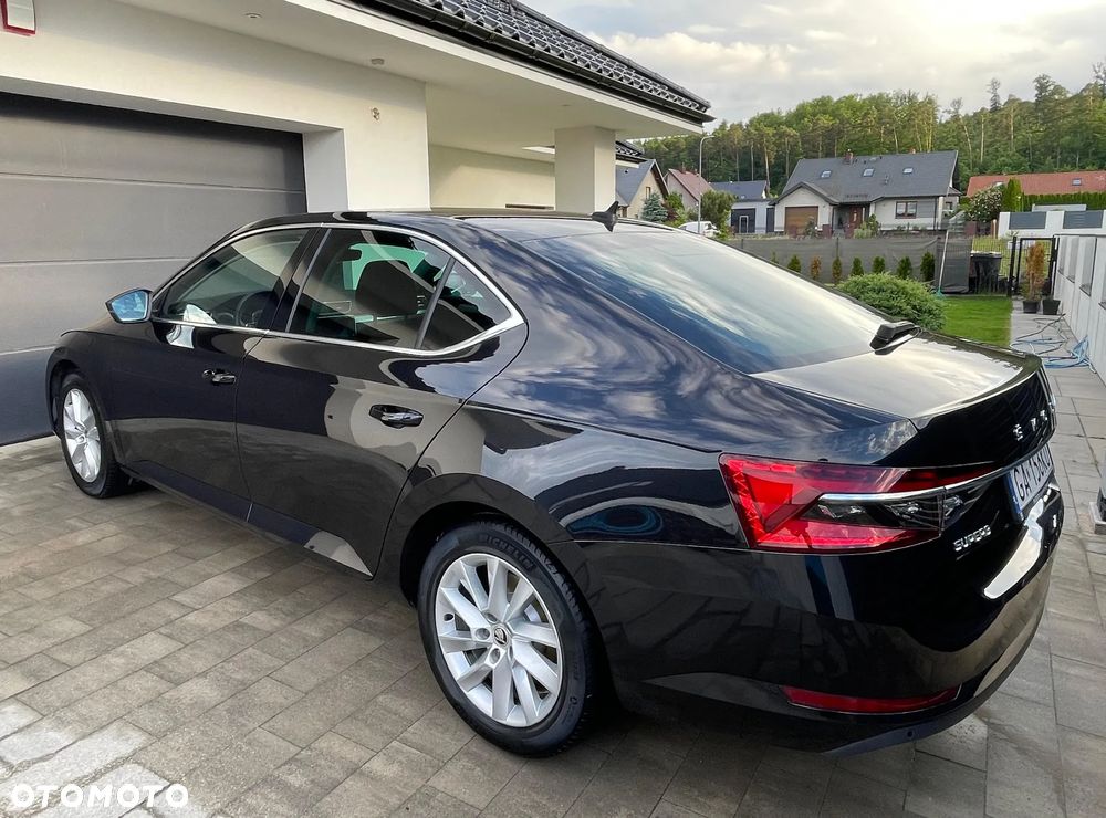 Skoda Superb 1.5 TSI Ambition DSG - 4