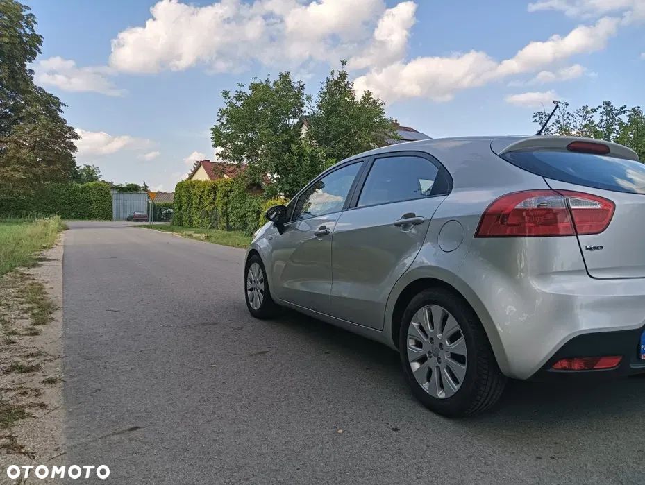 Kia Rio - 1