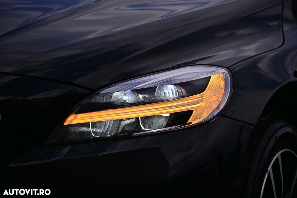 Volvo V40 - 30
