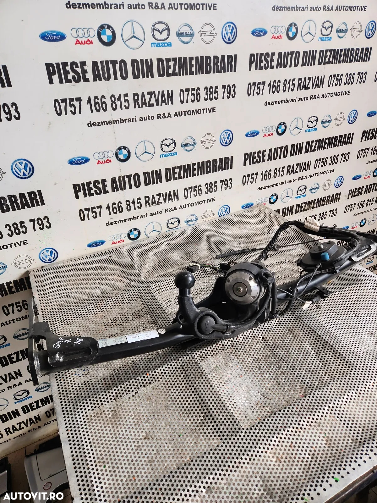 Carlig Cui Remorcare Tractare Electric Vw Golf 7 VII Hatcback Original Cod 5GC - Dezmembrari Arad - 4