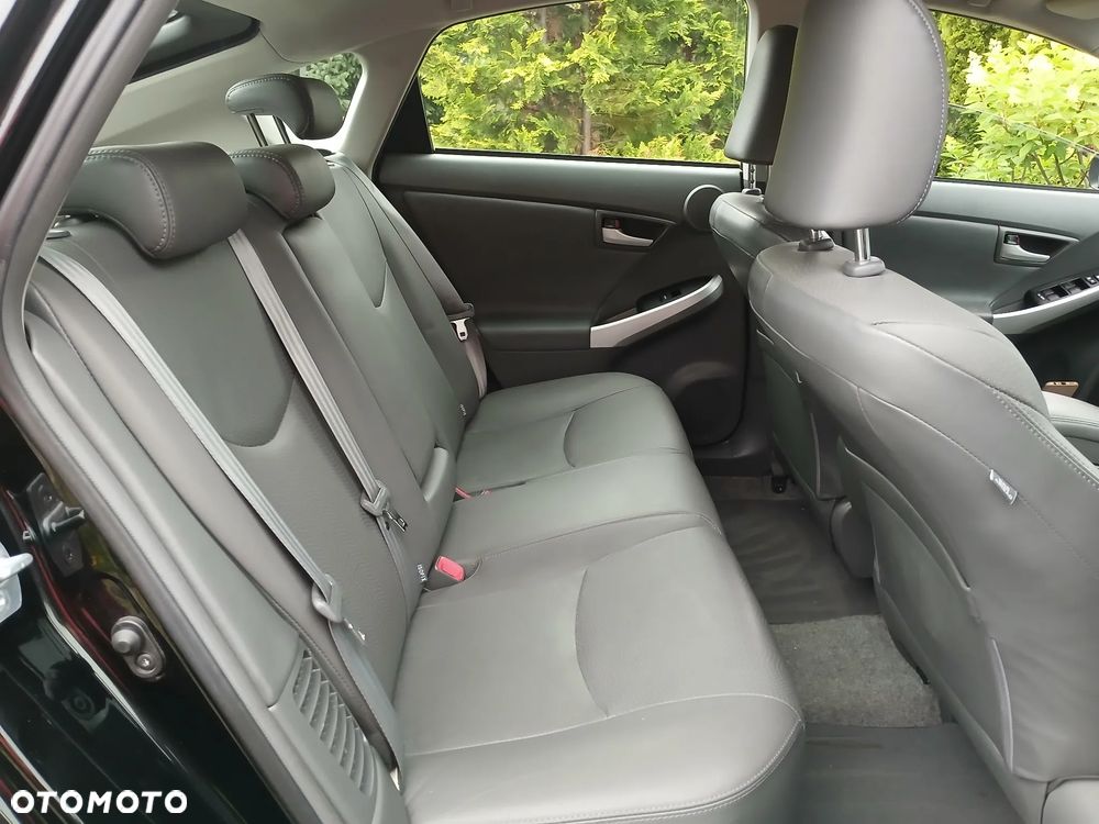 Toyota Prius (Hybrid) Executive - 28