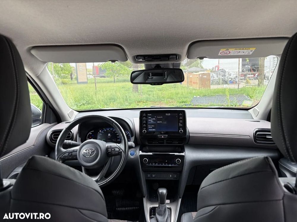 Toyota Yaris Cross 1.5 VVT-i HSD 4x4 Exclusive Elegant - 18