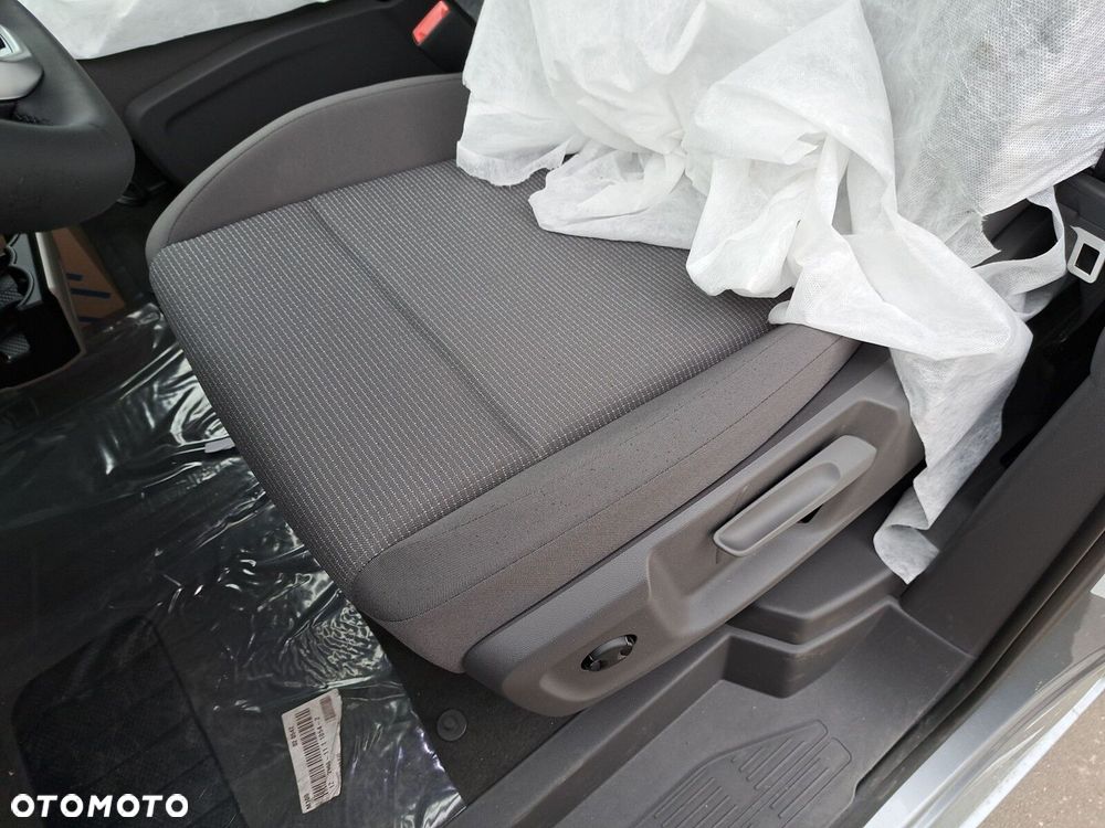 Volkswagen Multivan - 32