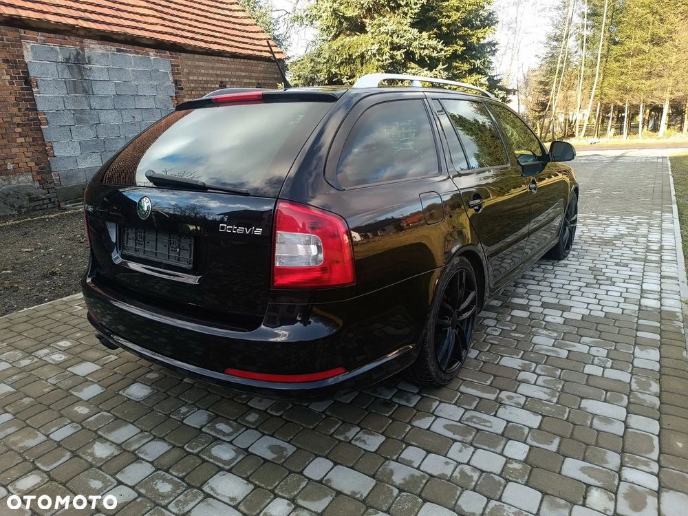 Skoda Octavia 2.0 TSI RS - 8
